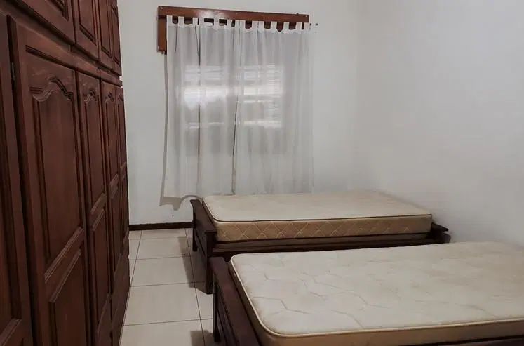 Casa en Alquiler 3 dorm Barrio Güemes 2