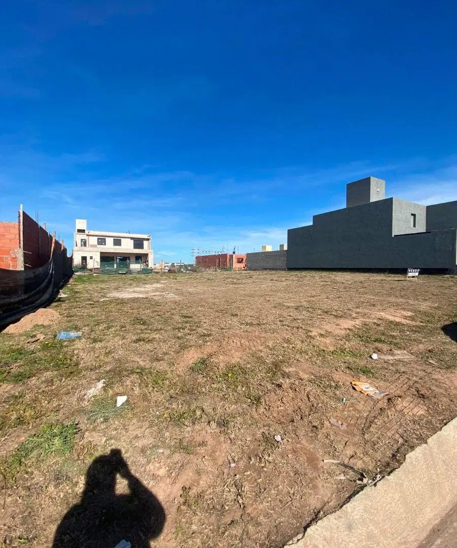 Venta Lote 360m2 Apto Duplex en Docta Avenida 4