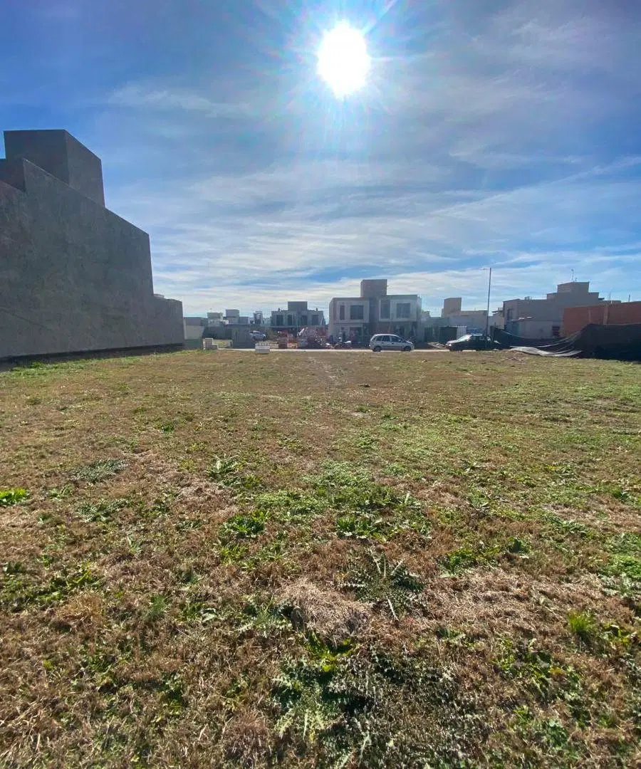 Venta Lote 360m2 Apto Duplex en Docta Avenida 5