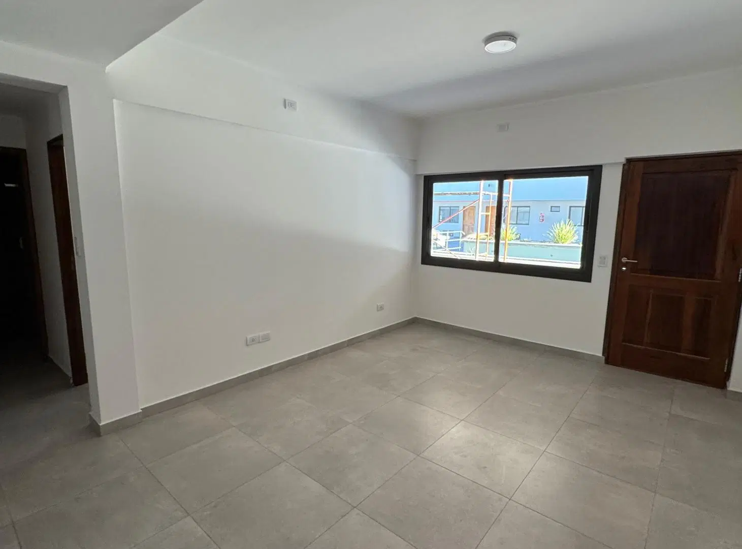 Departamento de 2 dormitorios en alquiler en Chacras de Coria 3