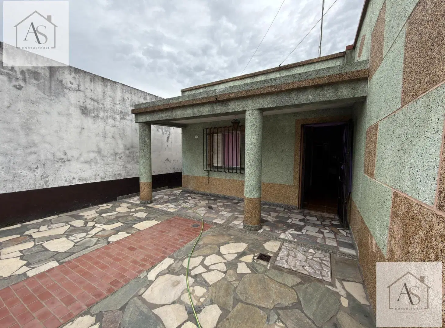 Venta Casa Villa Tesei 3 ambientes con garaje y jardin 2