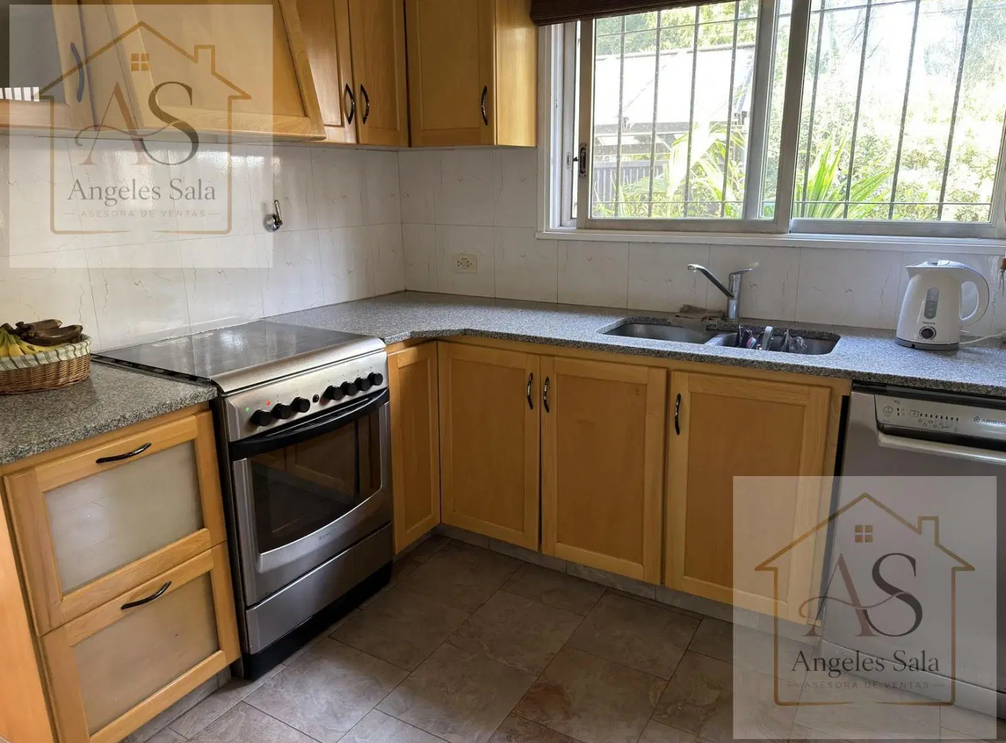 Casa 4 ambientes Hurlingham Barrio Ingles Pileta y Parque 5