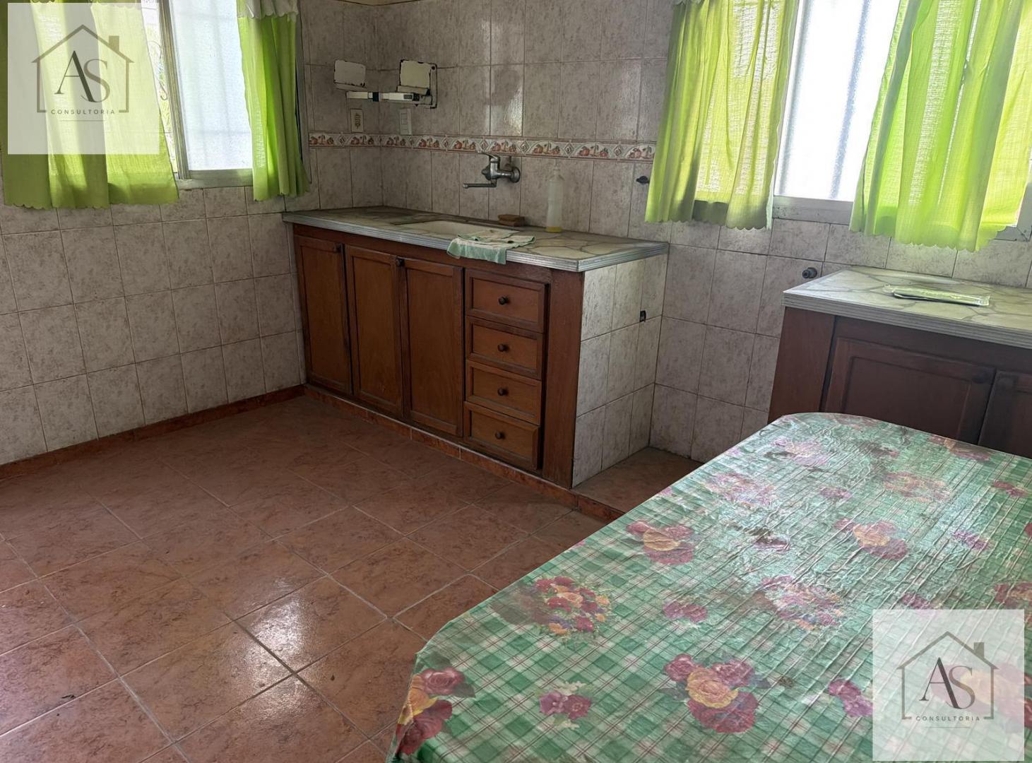 Foto de Venta Casa Villa Tesei 3 ambientes cochera y Local, imagen 3