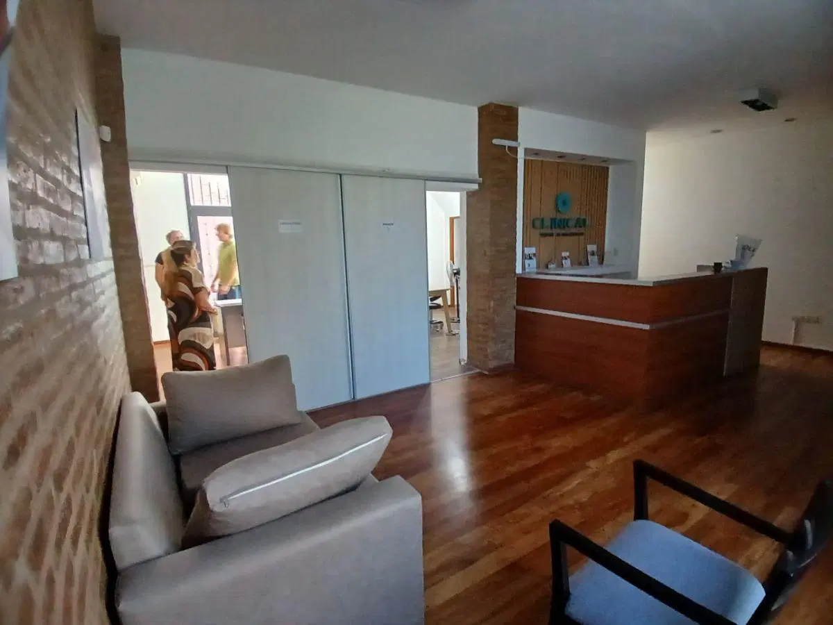 VENTA LOCALES COMERCIALES BARRIO LAS ROSAS 5