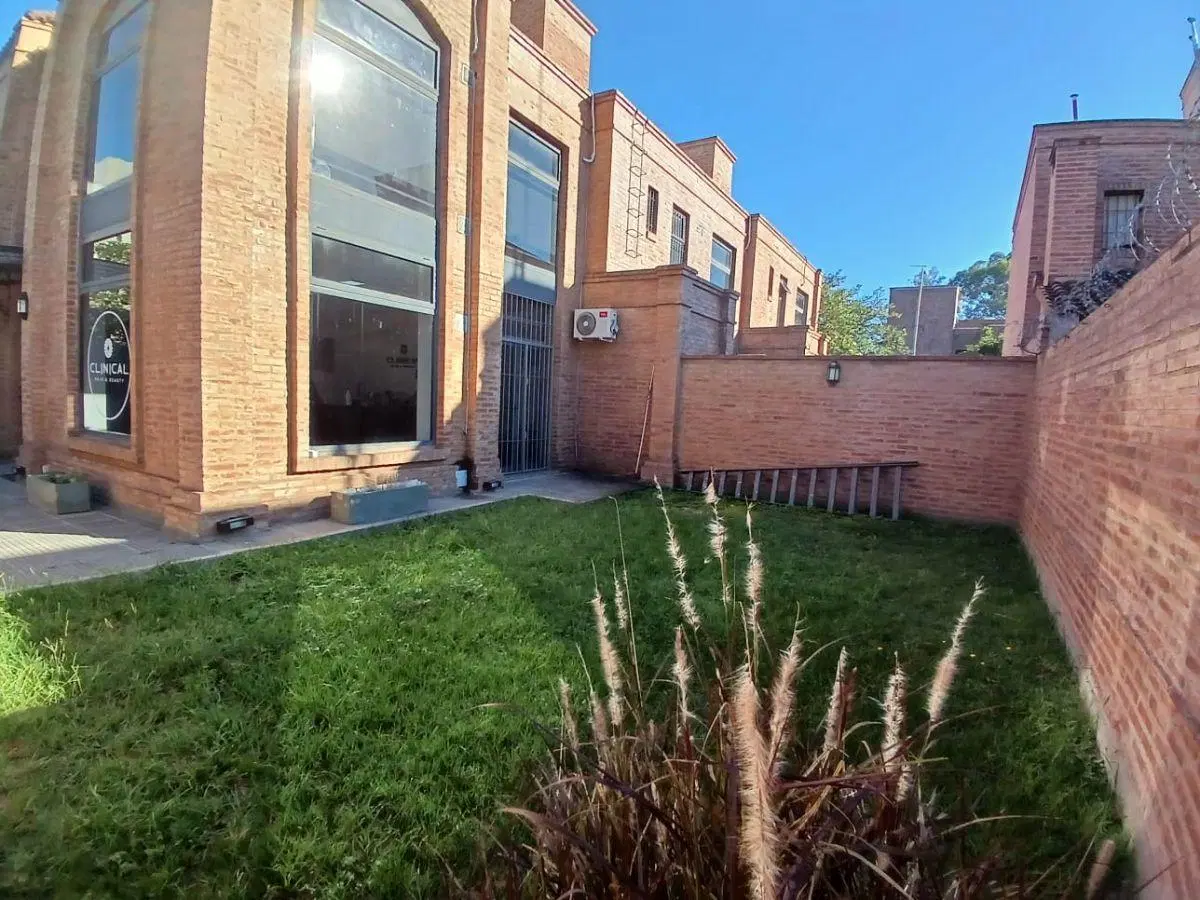 VENTA LOCALES COMERCIALES BARRIO LAS ROSAS 5