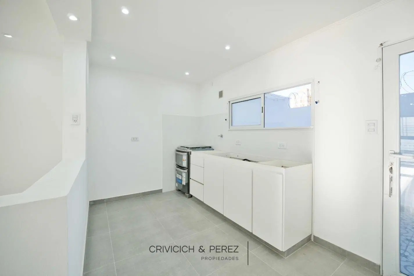 Triplex 4 ambientes a estrenar - San Jose 2