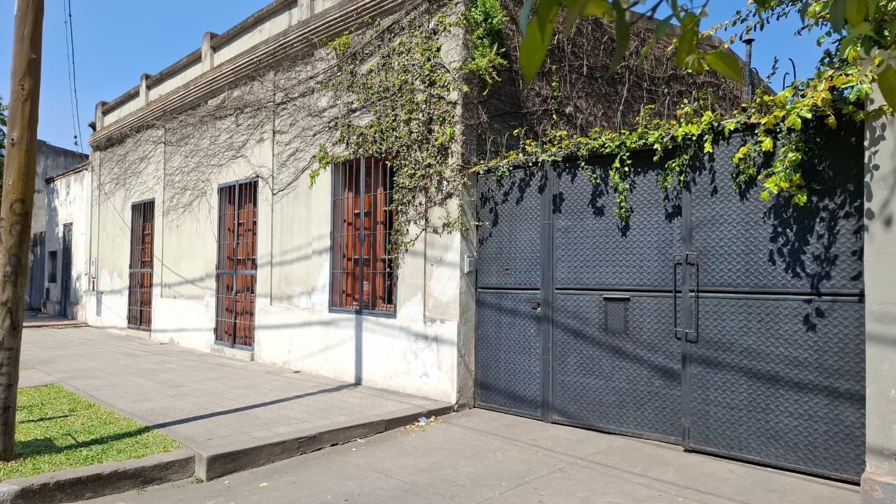 Foto de IMPERDIBLE OPORTUNIDAD DE INVERSIÓN EN EL CORAZÓN DE VILLA LUJÁN, imagen 3