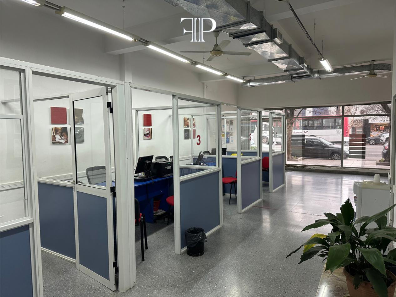 Foto de Venta Local Comercial + Departamento Tres Ambientes en Zona Macrocentro, imagen 5