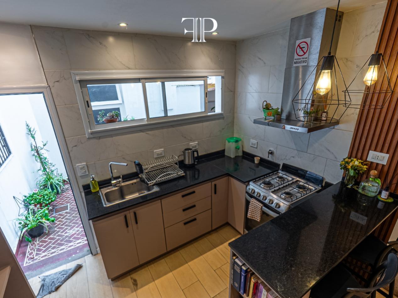 Foto de Venta de Departamento Tres ambientes reciclado - Zona Plaza Mitre, imagen 3