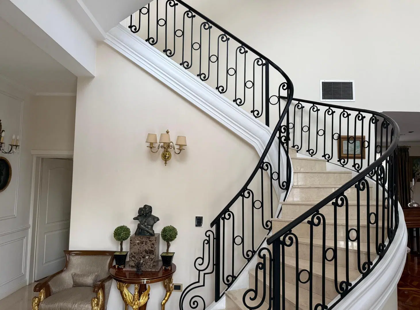 Imponente Casa Estilo Francés sobre Parque de 4.200m2 5