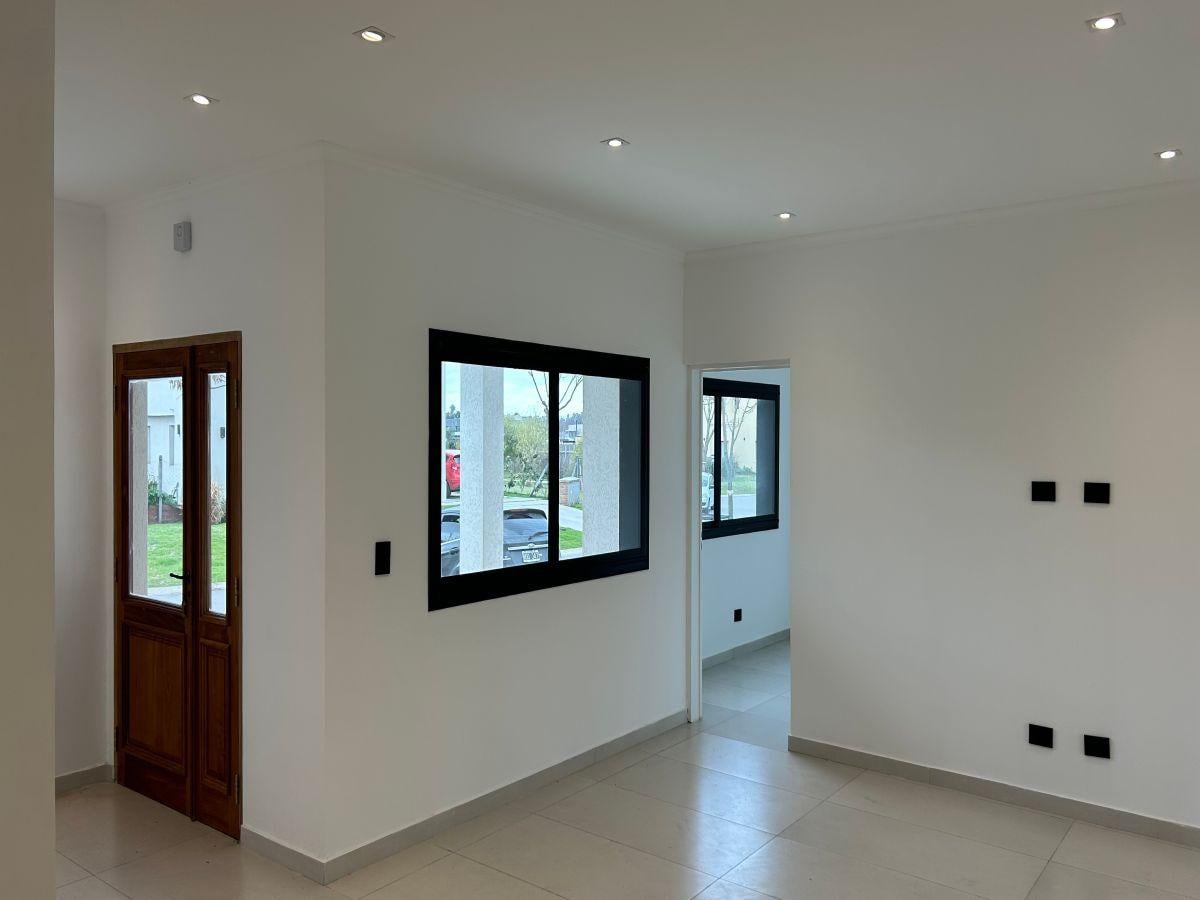 Foto de Casa a Estrenar de 5 Ambientes en San Pablo, imagen 1