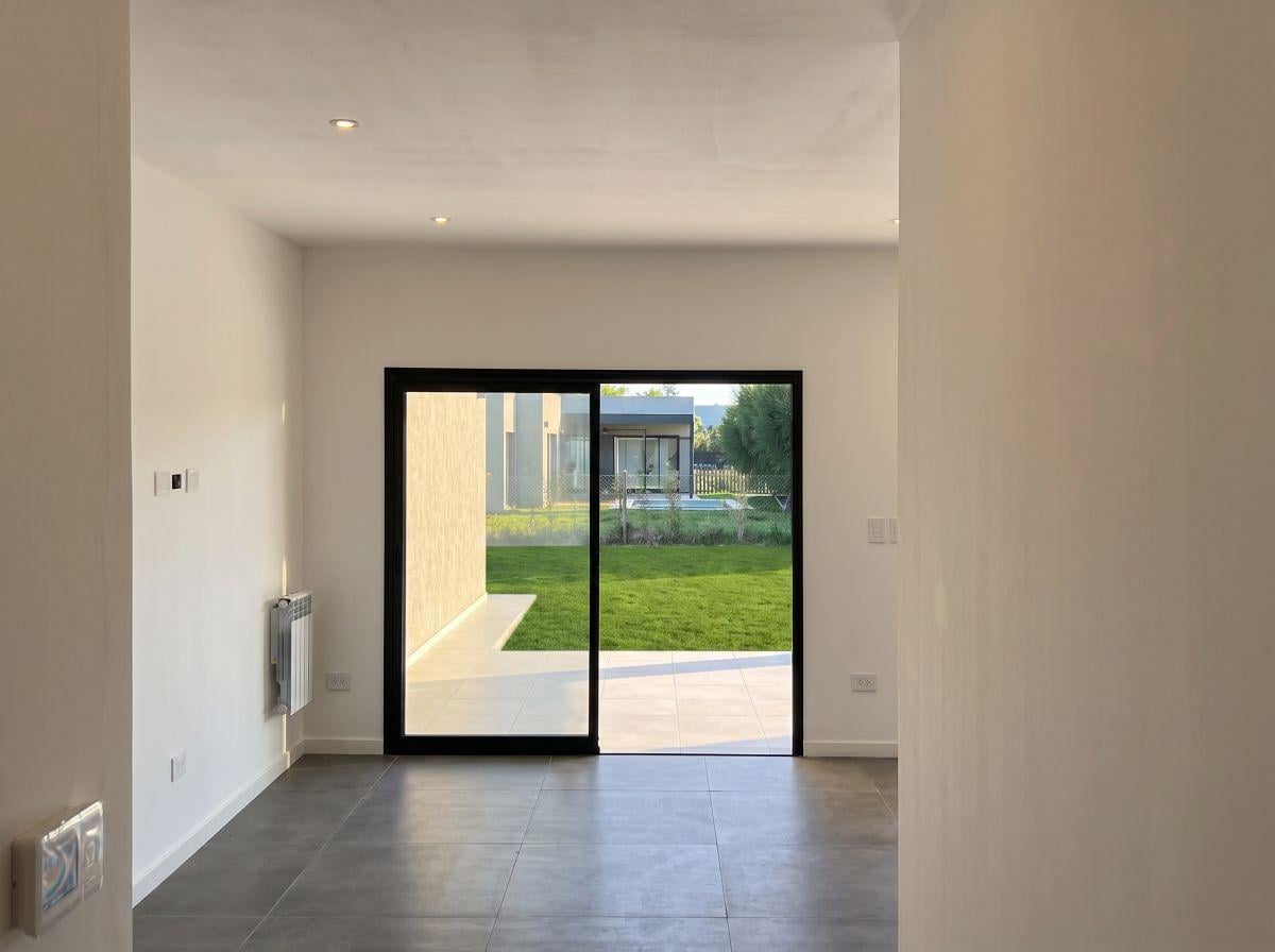 Foto de Casa a Estrenar de 4 Ambientes en San Ramón, Pilar del Este, imagen 3