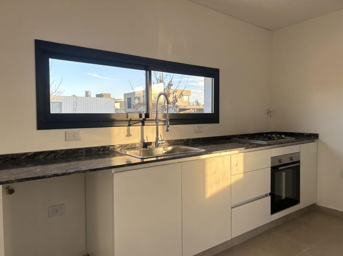 Foto de Casa a Estrenar de Estilo Contemporáneo en Santa Lucia, Pilar del Este, imagen 3