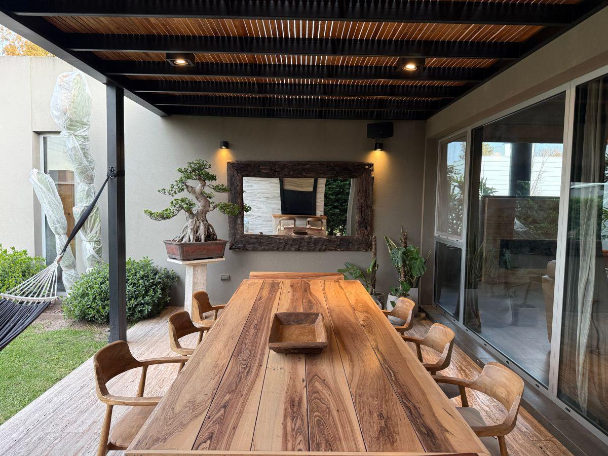 Foto de Casa de Estilo Contemporáneo en Barrio Guido, imagen 4