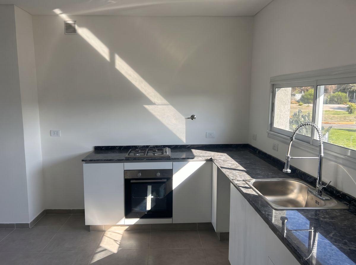 Foto de Casa a Estrenar de 4 Ambientes en Santa Lucía, imagen 1