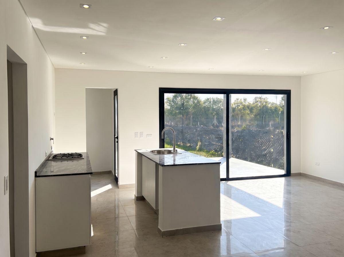 Foto de Casa a Estrenar de 5 Ambientes en Santa Lucía, imagen 1