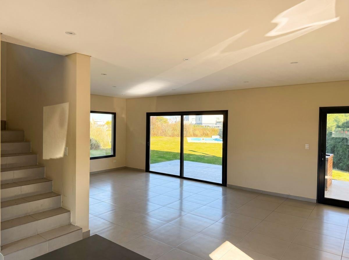 Foto de Casa 4 Ambientes con Pileta en San Ramiro, imagen 3