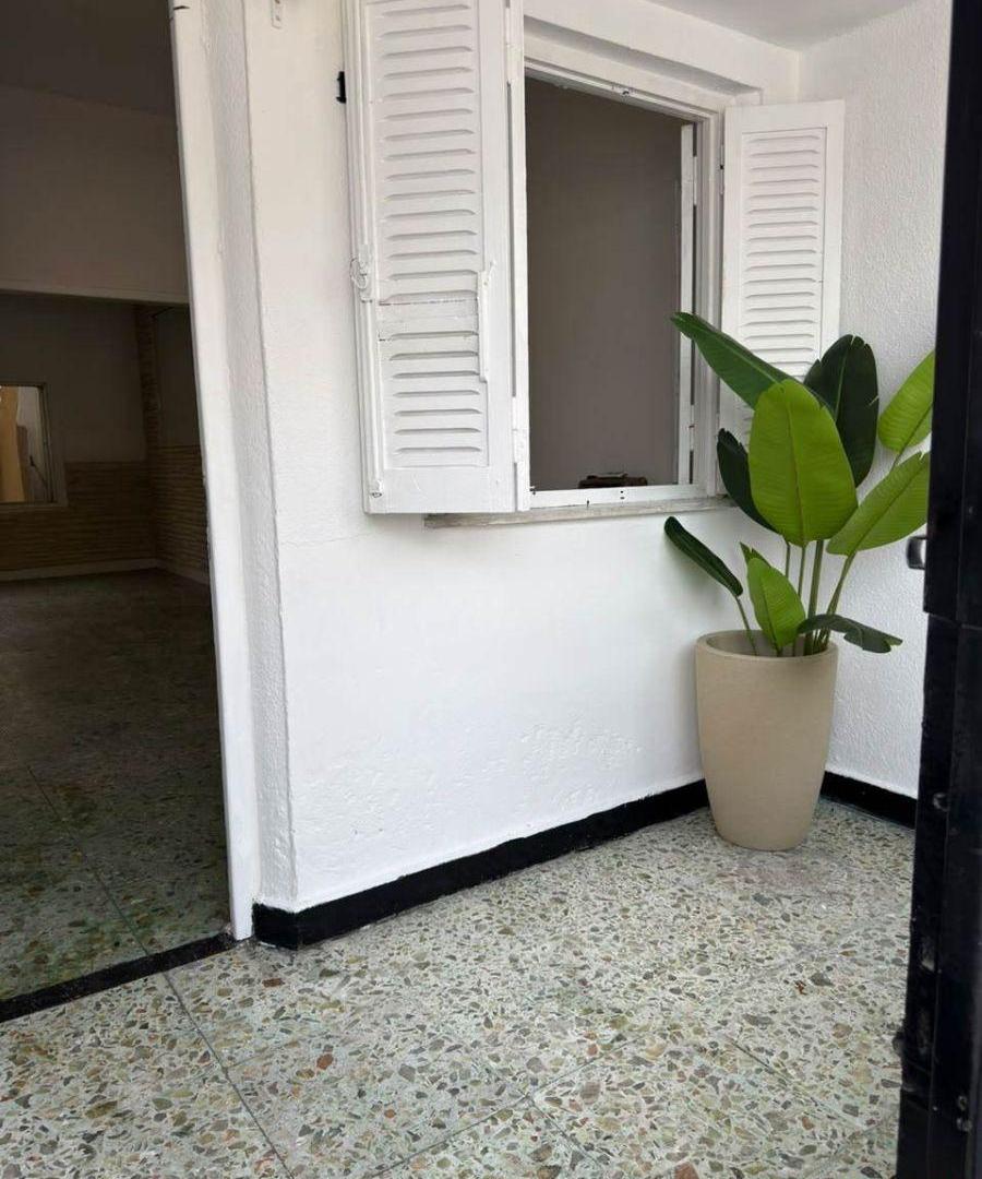 Foto de AMPLIA CASA EN ALQUILER, imagen 2