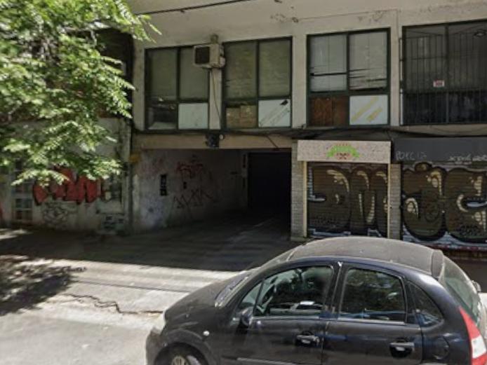 Cochera cubierta en Venta en La Plata