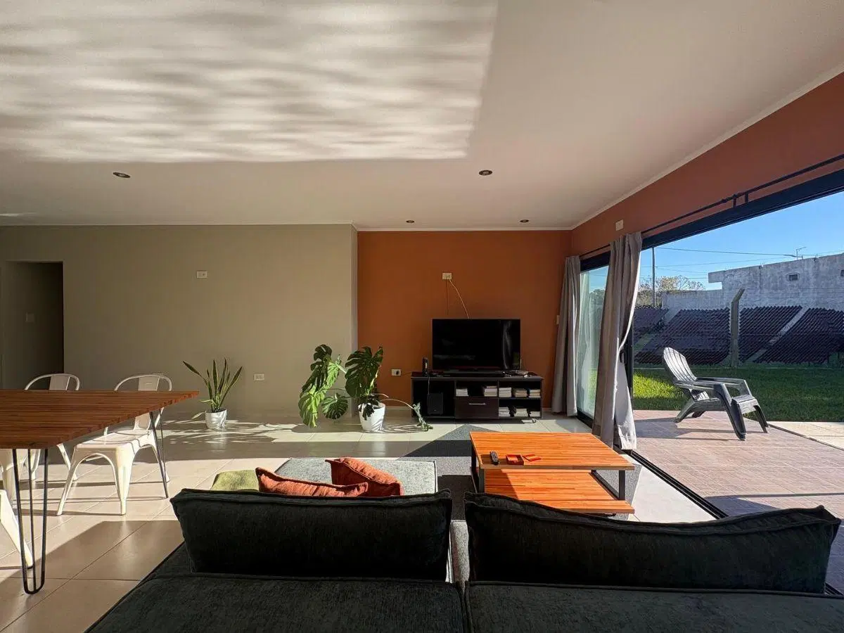 Casa con parque y pileta en venta - Melchor Romero, La Plata 4