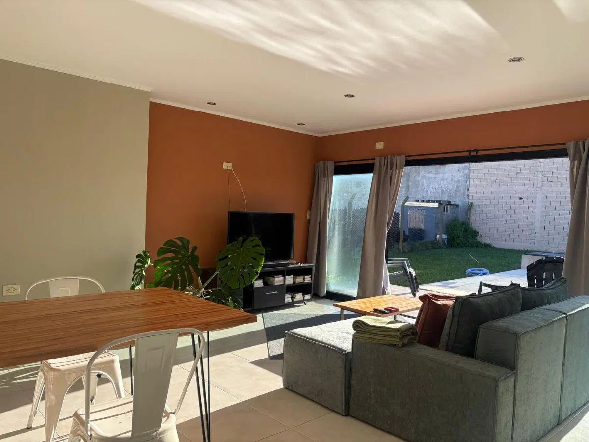 Casa con parque y pileta en venta - Melchor Romero, La Plata 5