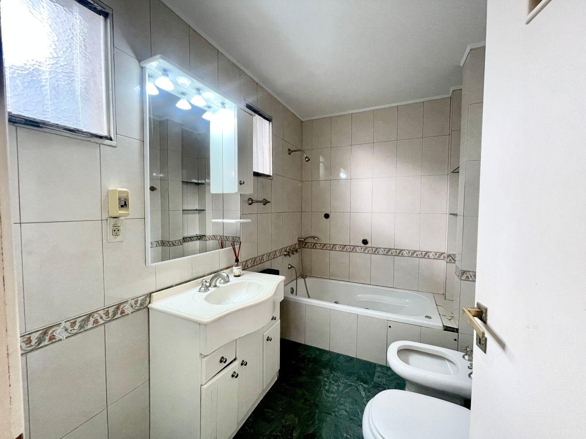 Foto de Casa centrica amplia ideal emprendimiento, imagen 5