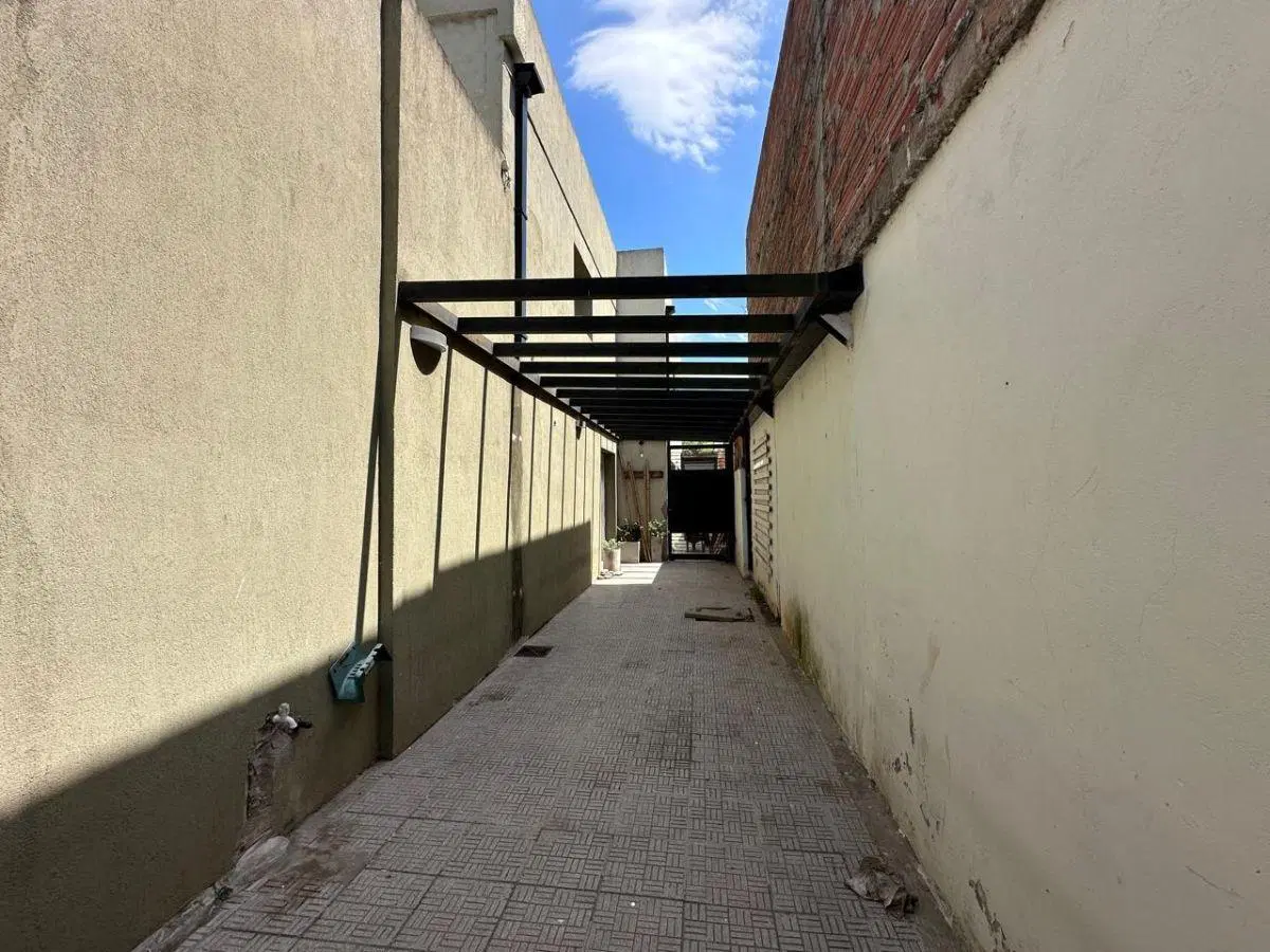 Casa en alquiler con parque y pileta - Calle 472 14A y 14B 2