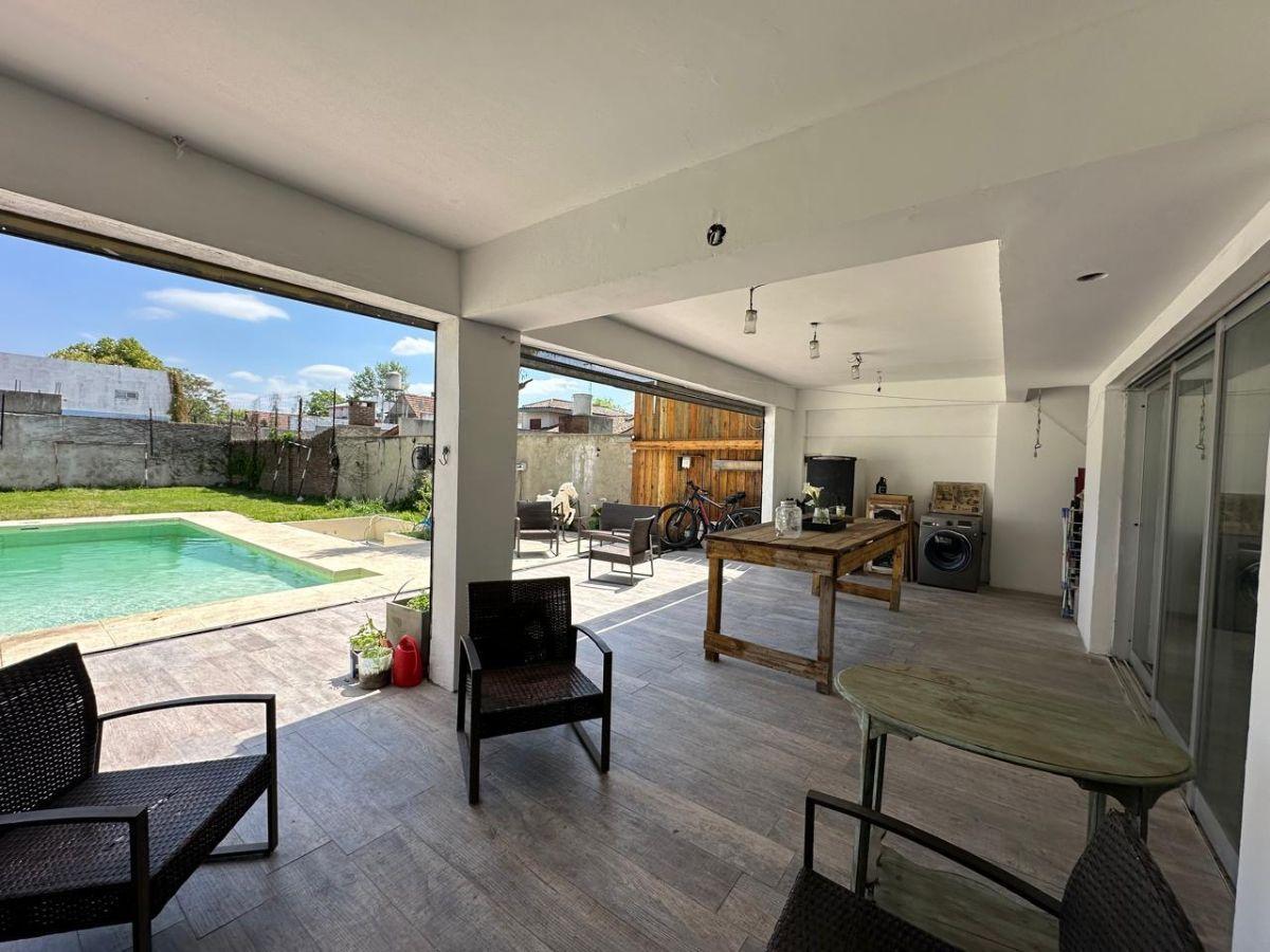 Casa en alquiler con parque y pileta - Calle 472 14A y 14B