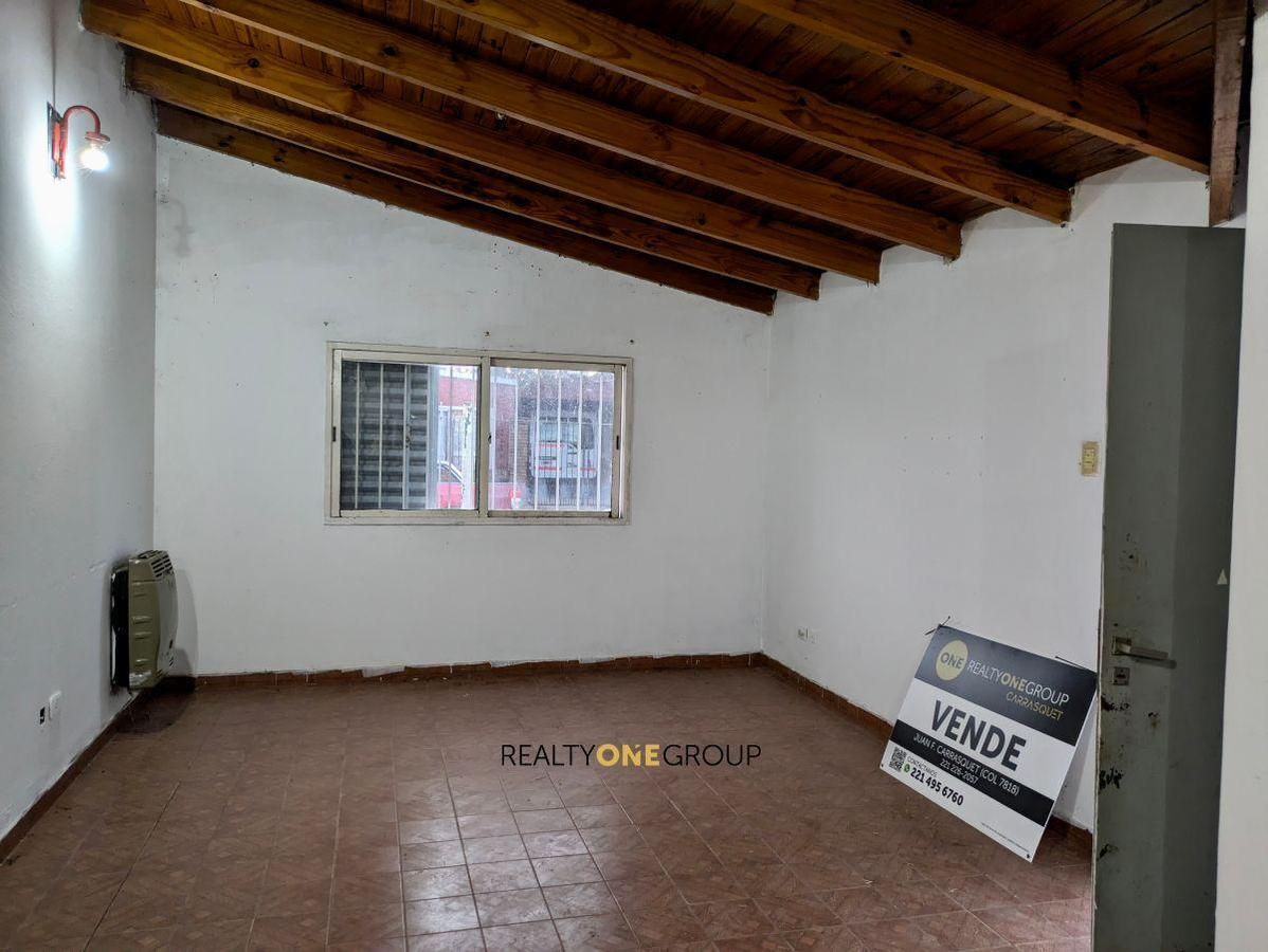 Foto de Casa en alquiler en La Plata – 3 dormitorios y jardín, imagen 2