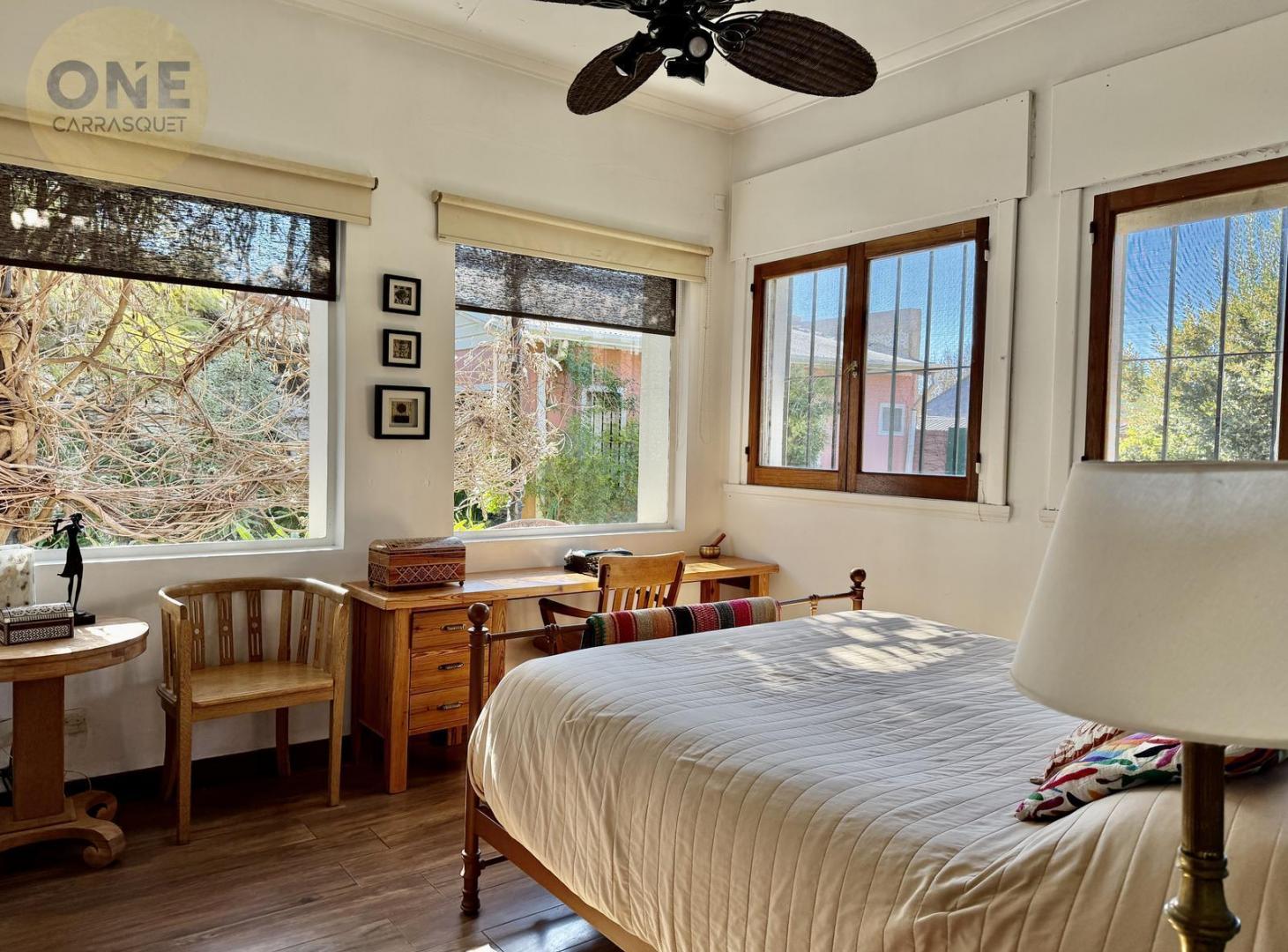 Foto de Casa en venta en City Bell entre caminos de estilo, impecable, imagen 5
