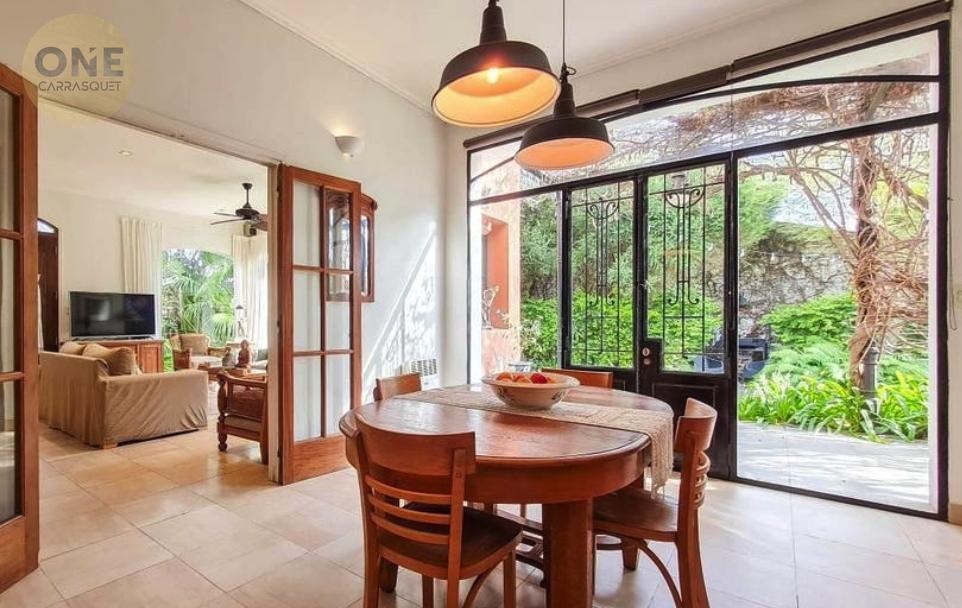Foto de Casa en venta en City Bell entre caminos de estilo, impecable, imagen 4