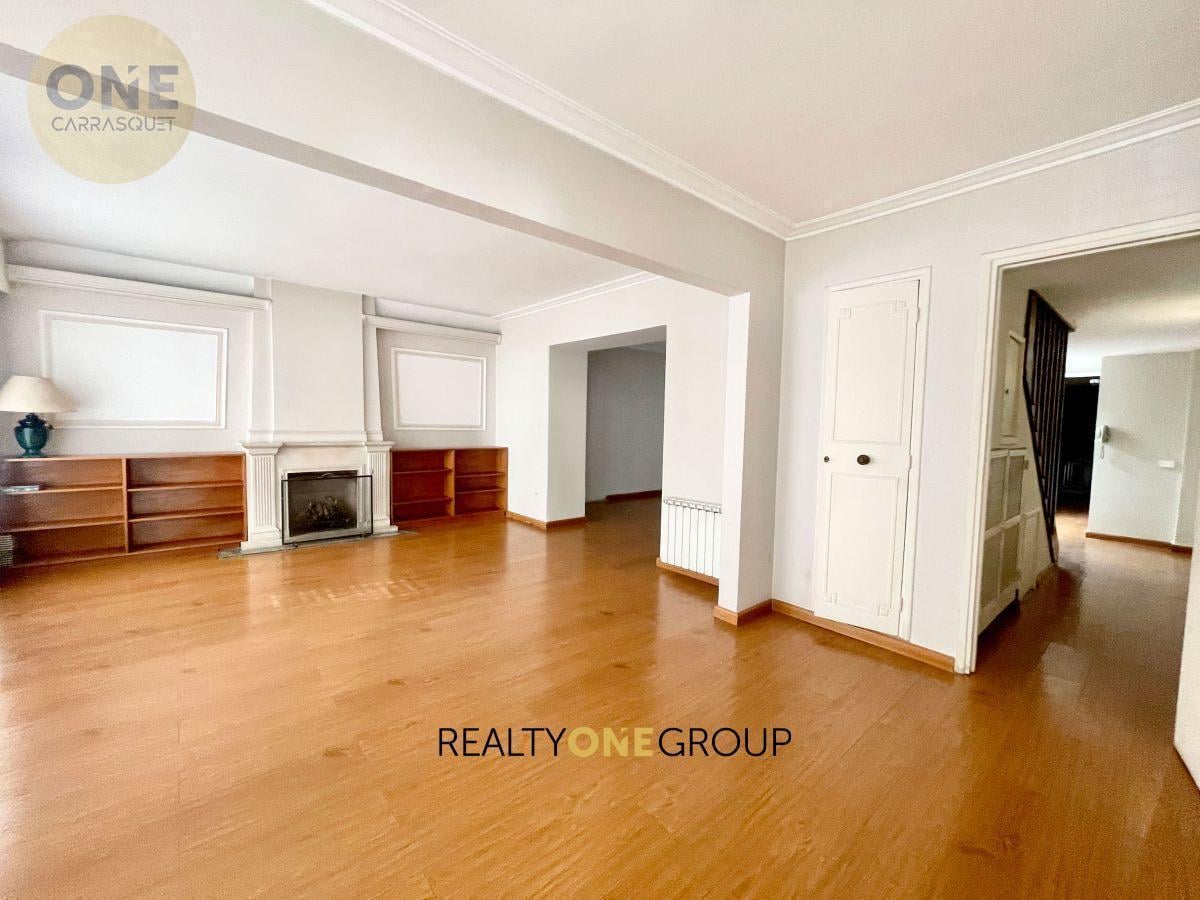 Foto de Casa clasica amplia de 3 dormitorios con jardin y garage, imagen 3