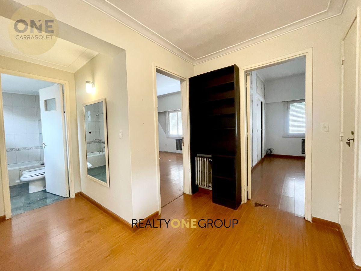 Foto de Casa clasica amplia de 3 dormitorios con jardin y garage, imagen 2