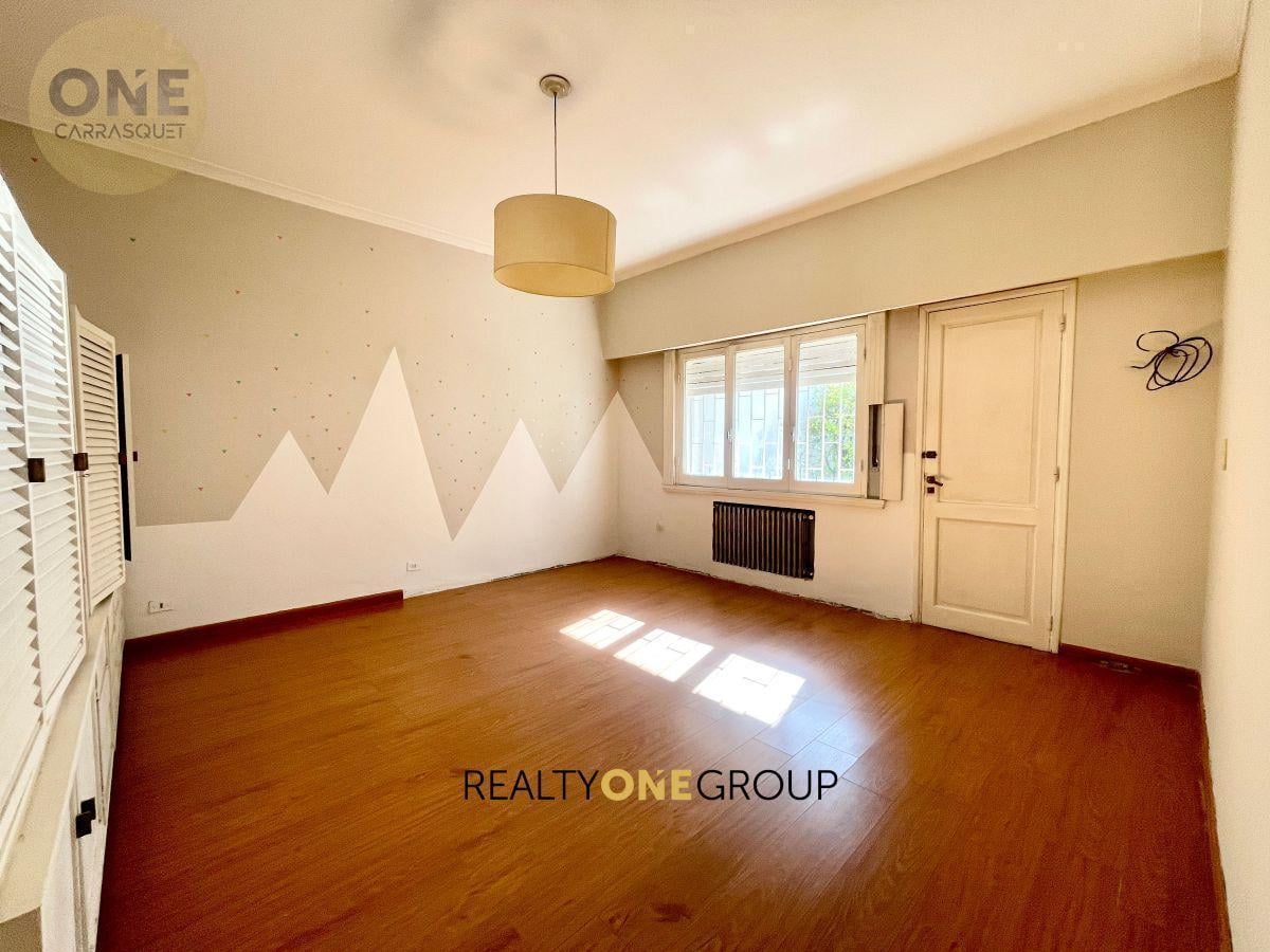 Foto de Casa clasica amplia de 3 dormitorios con jardin y garage, imagen 1