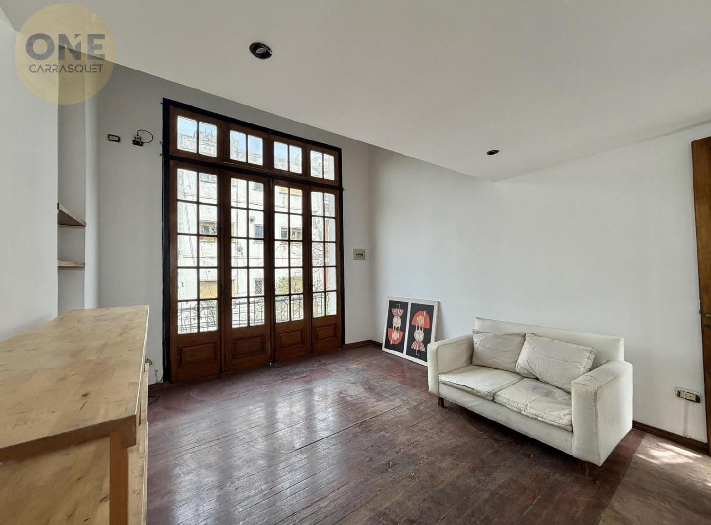 Foto de PH en venta de 6 ambientes con patio y balcon sin expensas, imagen 3