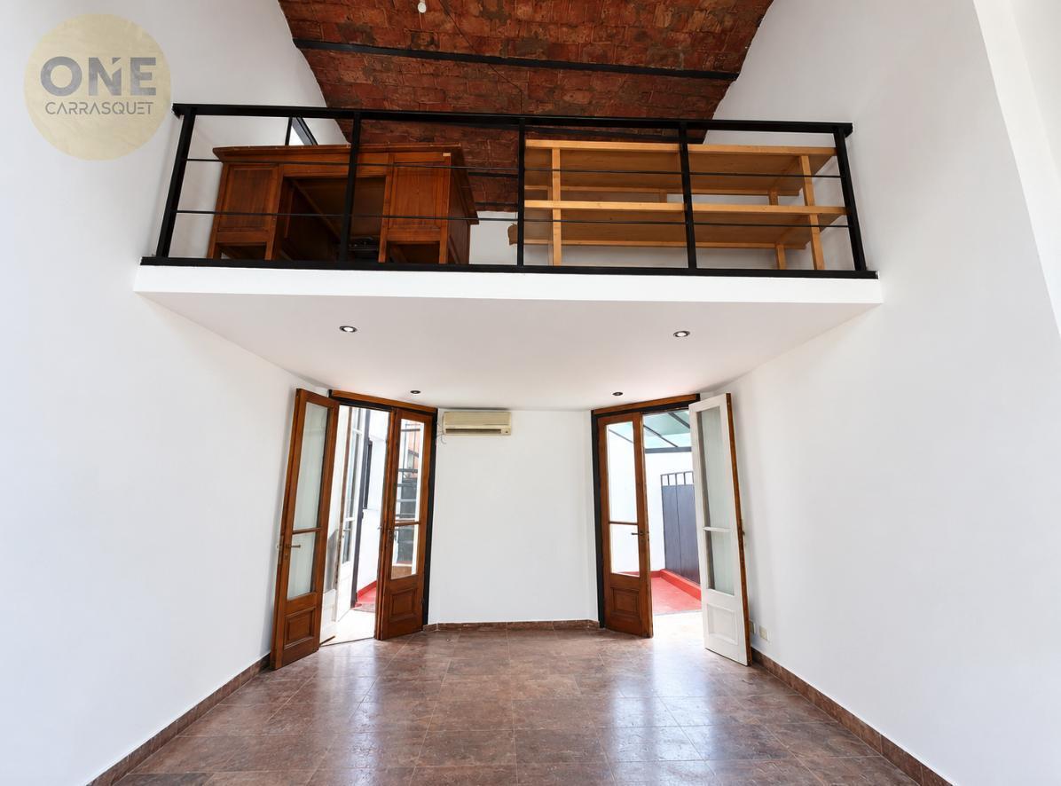 Foto de PH en venta de 6 ambientes con patio y balcon sin expensas, imagen 1