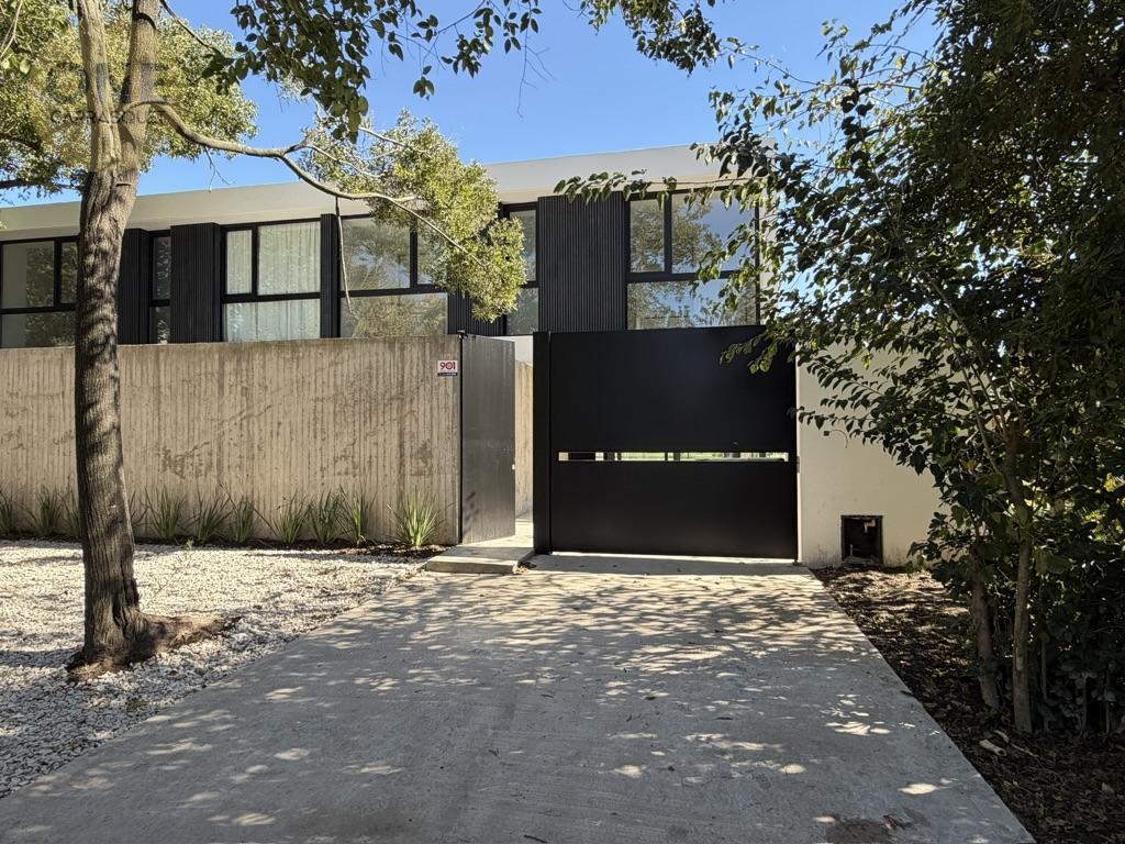 Foto de Casa a estrenar en Gonnet calle cortada galeria piscina, imagen 1