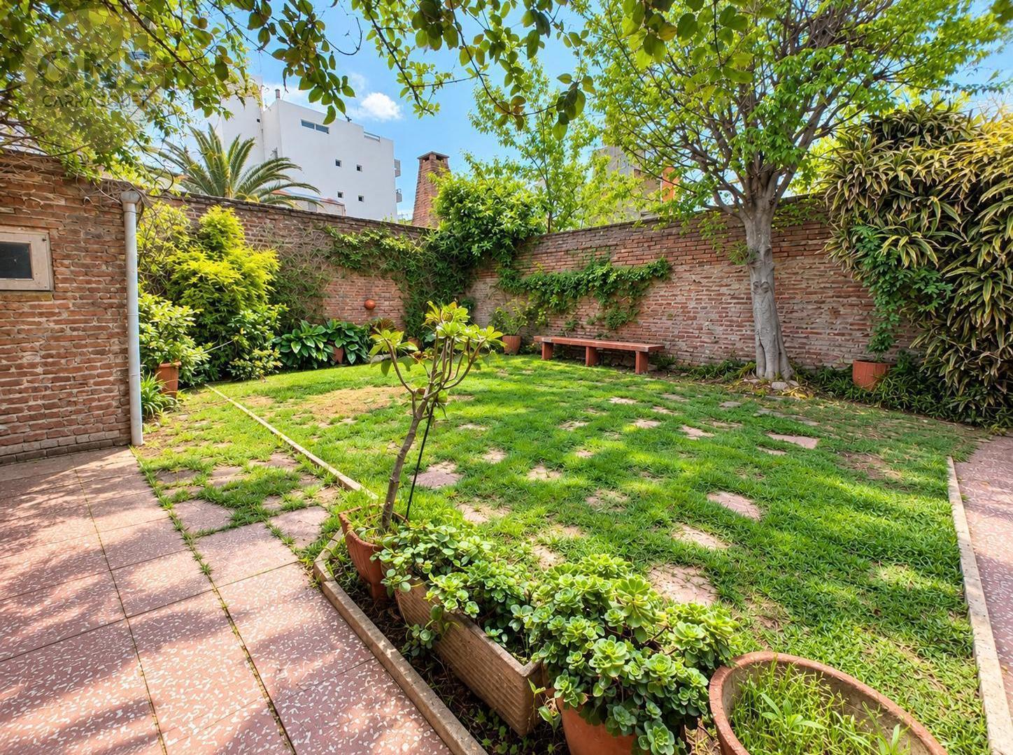 Foto de Casa en venta - La Plata, imagen 2