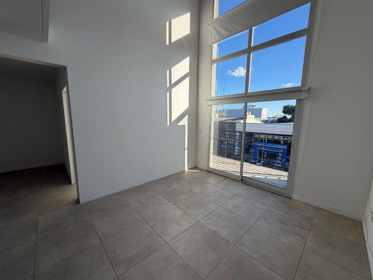 Foto de 3/4 AMBIENTES EN DUPLEX C/DOBLE ALTURA - IMPECABLE, imagen 1