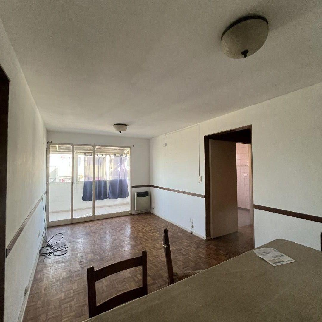 Departamento 4 ambientes. | Av. Varela al 1400