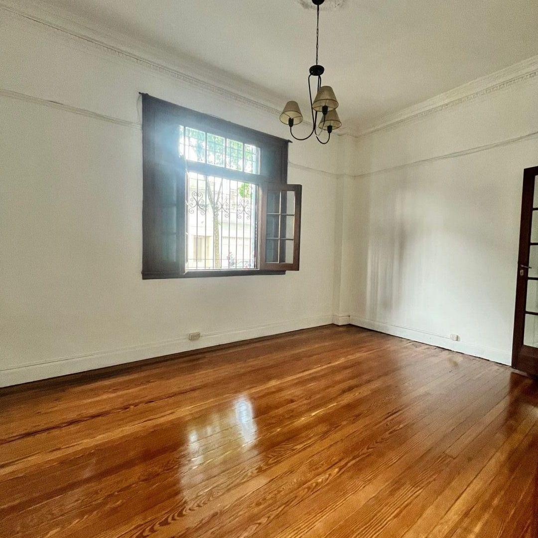 Foto de Casa 6 ambientes 4 dormitorios. | Camacua al 700, imagen 2
