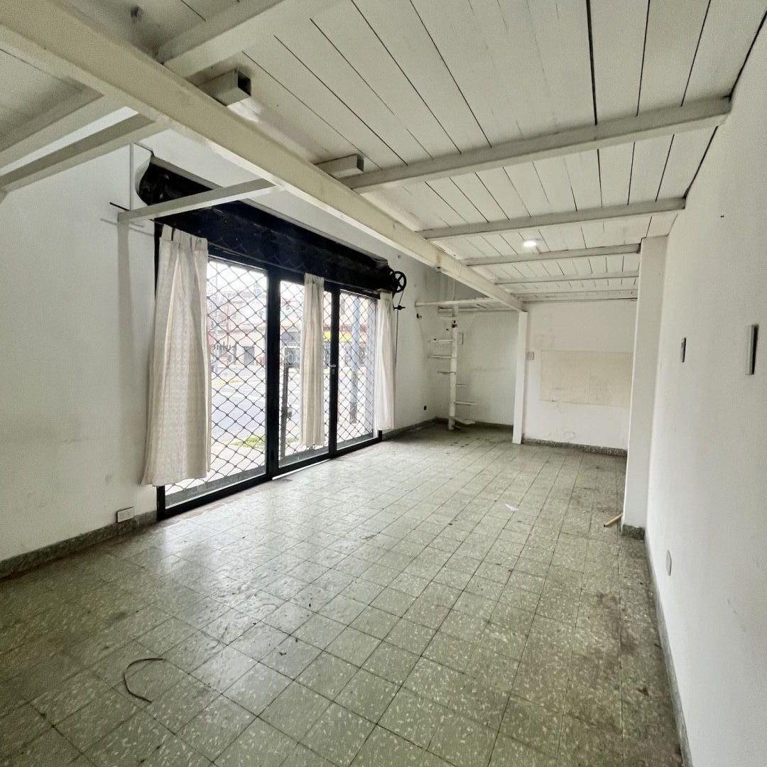 Foto de Local . | Av. Eva Peron al 2300, imagen 1