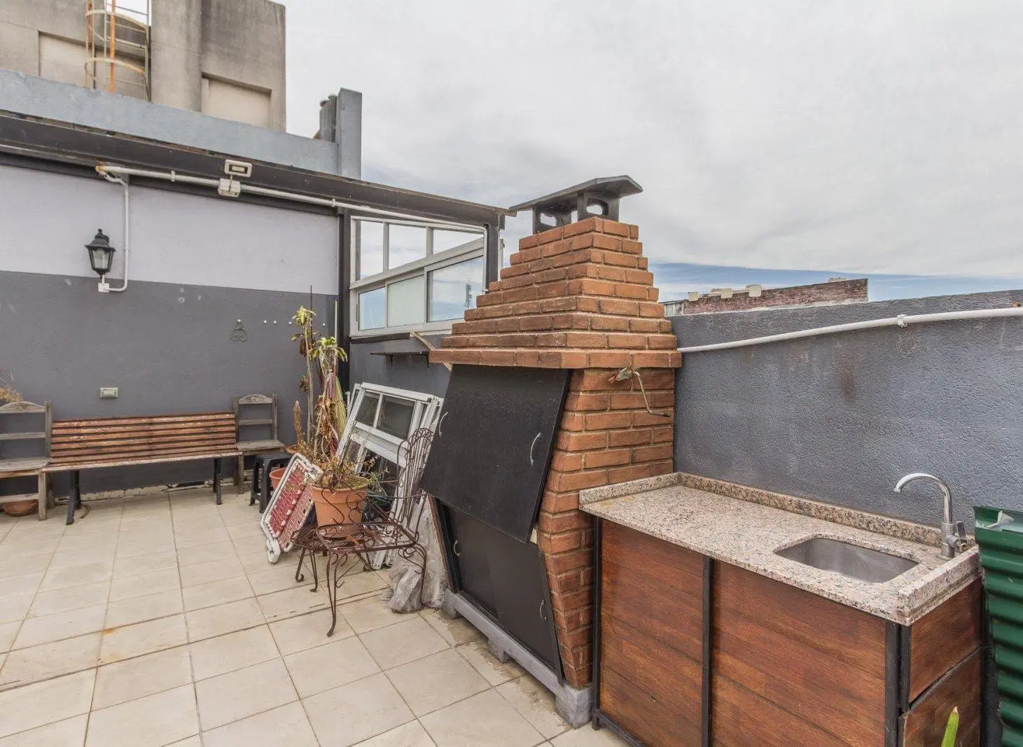 DEPARTAMENTO DOS AMBIENTES CON TERRAZA, COCHERA VILLA DEL PARQUE 3