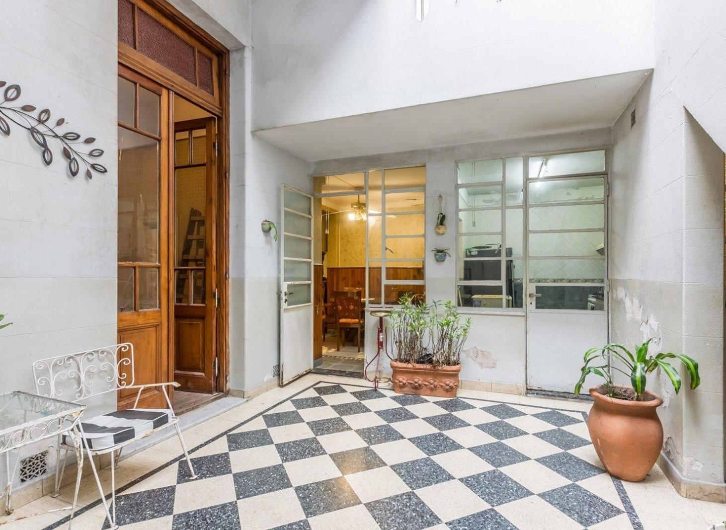 Casa con cochera, patio y terraza en Venta en Villa Crespo, Capital Federal, Buenos Aires