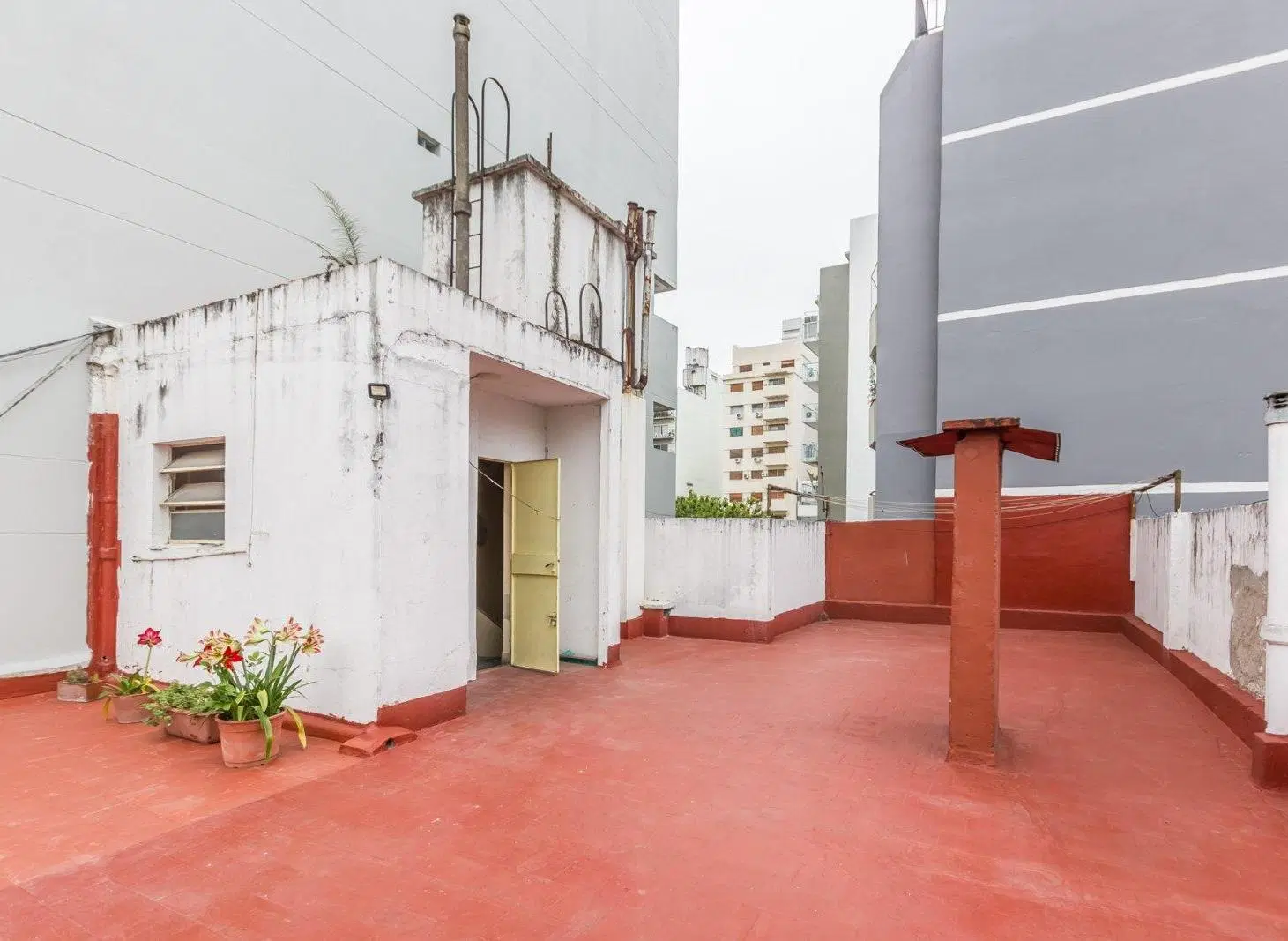 DEPARTAMENTO PH  3 ambientes  con escritorio balcón y TERRAZA SIN EXPENSAS VENTA VILLA CRESPO 2