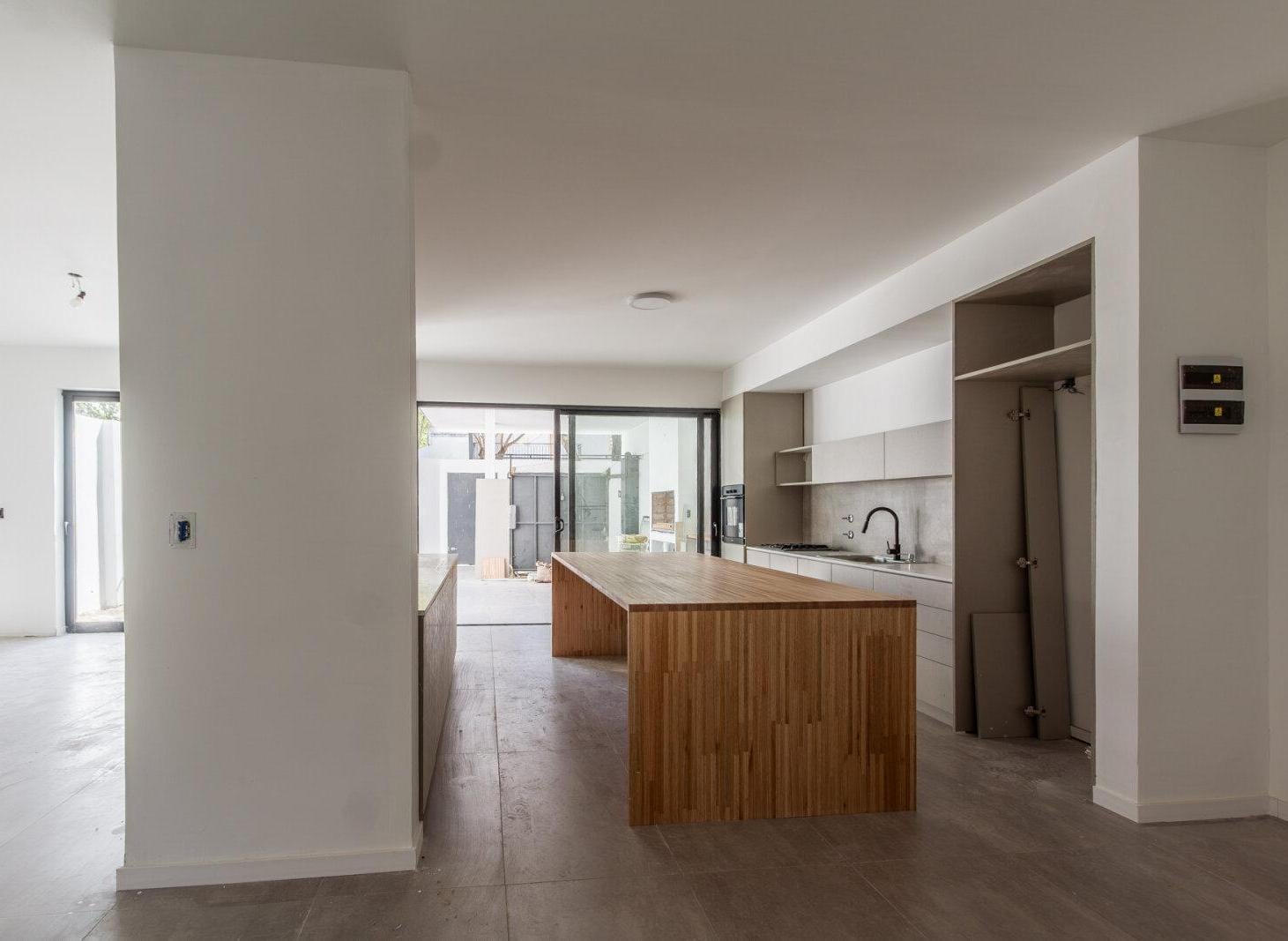 Foto de Casa 5 amb. a estrenar en esquina con pileta, parrilla y cochera, imagen 4