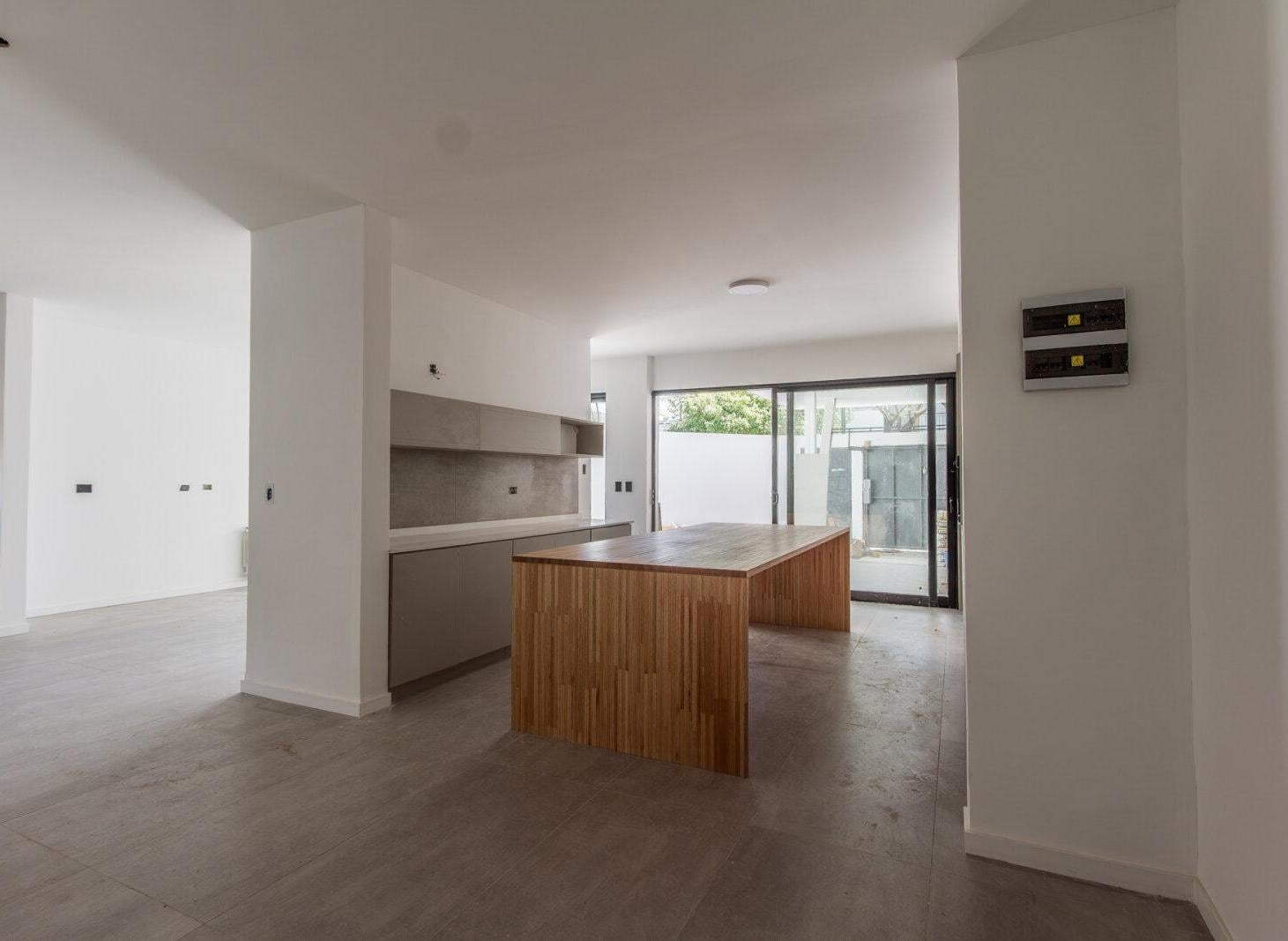 Foto de Casa 5 amb. a estrenar en esquina con pileta, parrilla y cochera, imagen 5