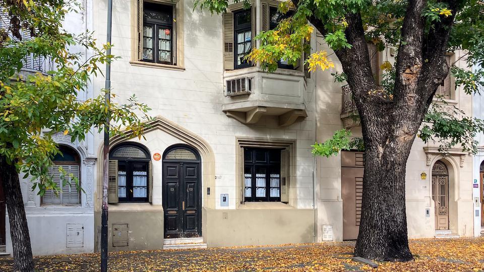 CASA EN VENTA EN REPUBLICA DE LA SEXTA DE 3 DORMITORIOS CON JARDIN