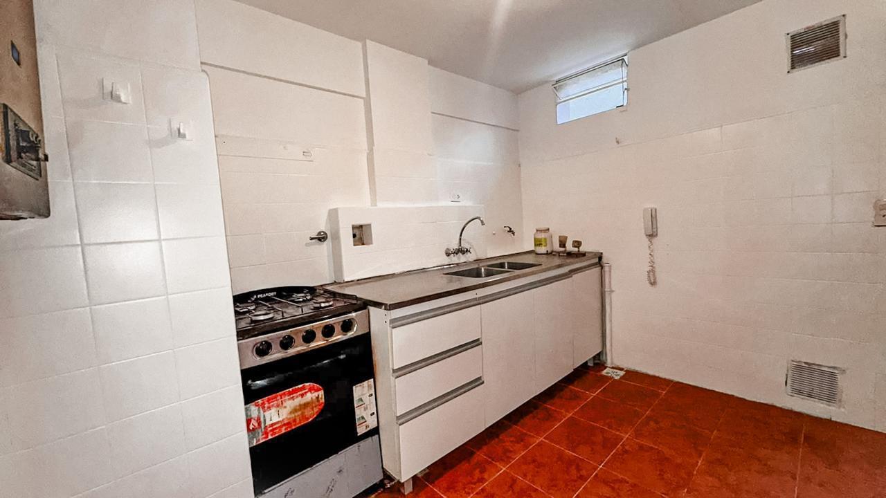 Foto de DEPARTAMENTO CON COCHERA EN VENTA BARRIO MARTIN UN DORMITORIO, imagen 2
