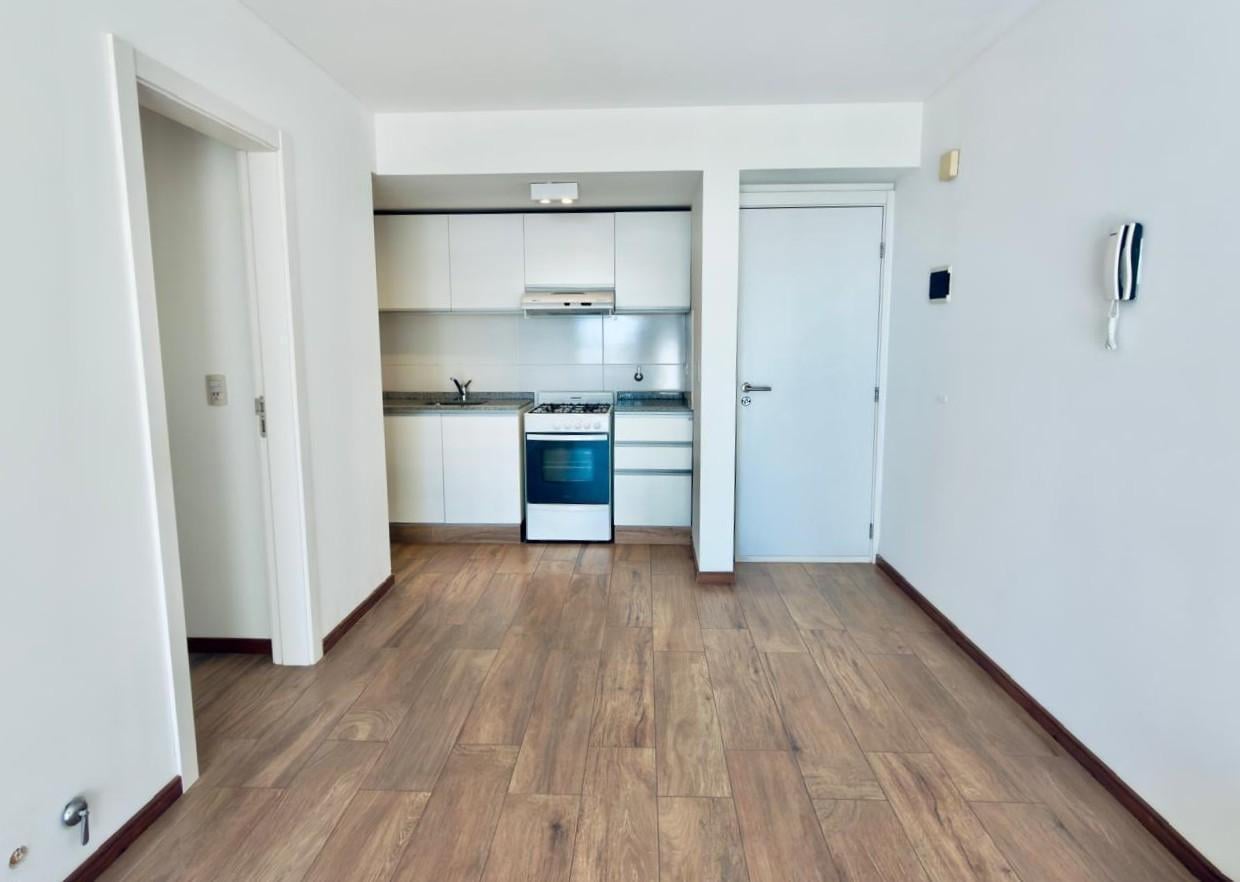 Foto de DEPARTAMENTO EN ALQUILER EN ZONA RIO 2 DORMITORIOS CON COCHERA, imagen 1